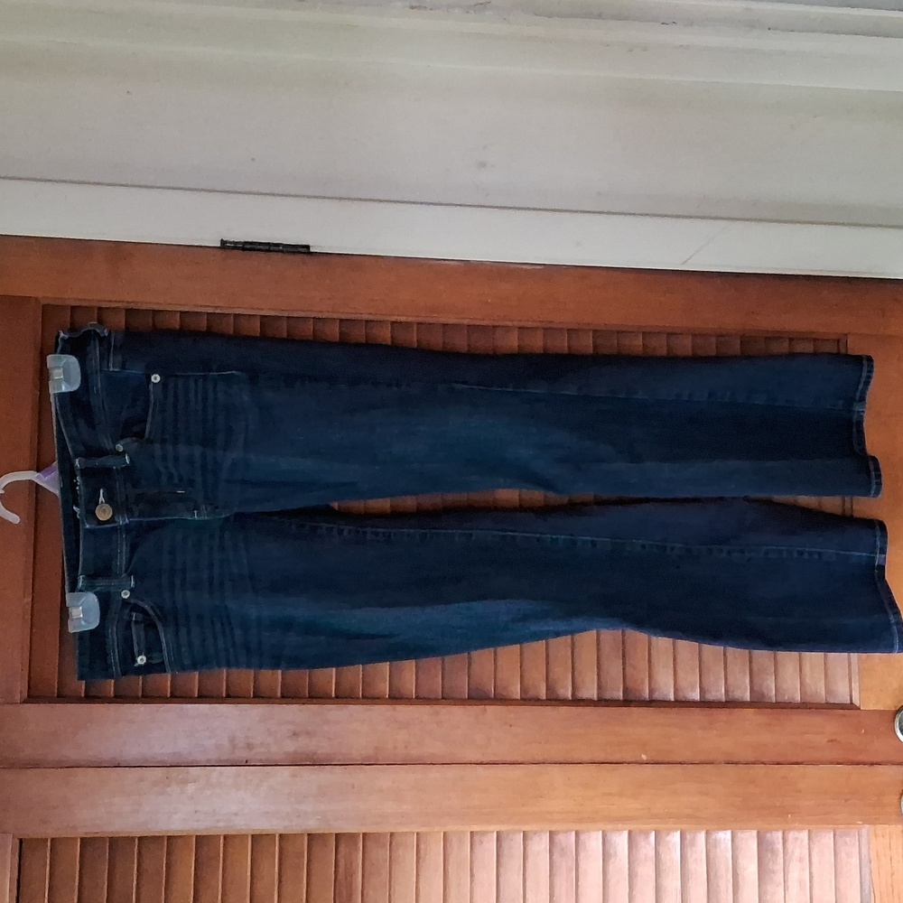 American Eagle woman size 6 slim boot denim jeans